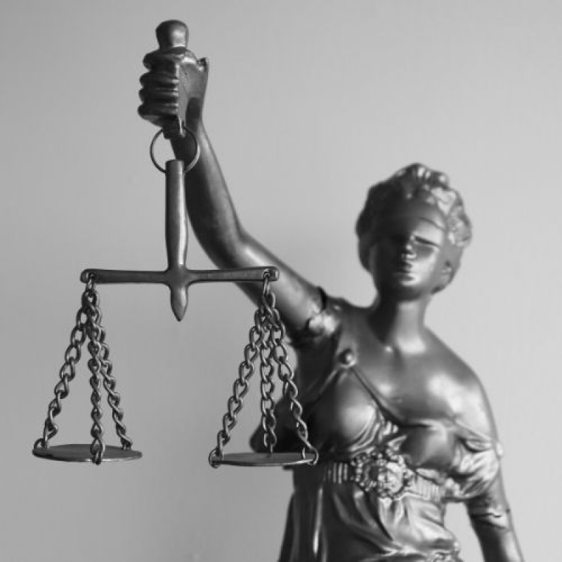 Prawnik w firmie - dlaczego zwykle pomoc prawnika jest potrzebna?